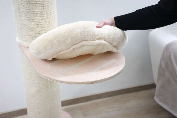 KERBL Kratzbaum Dolomit Tower